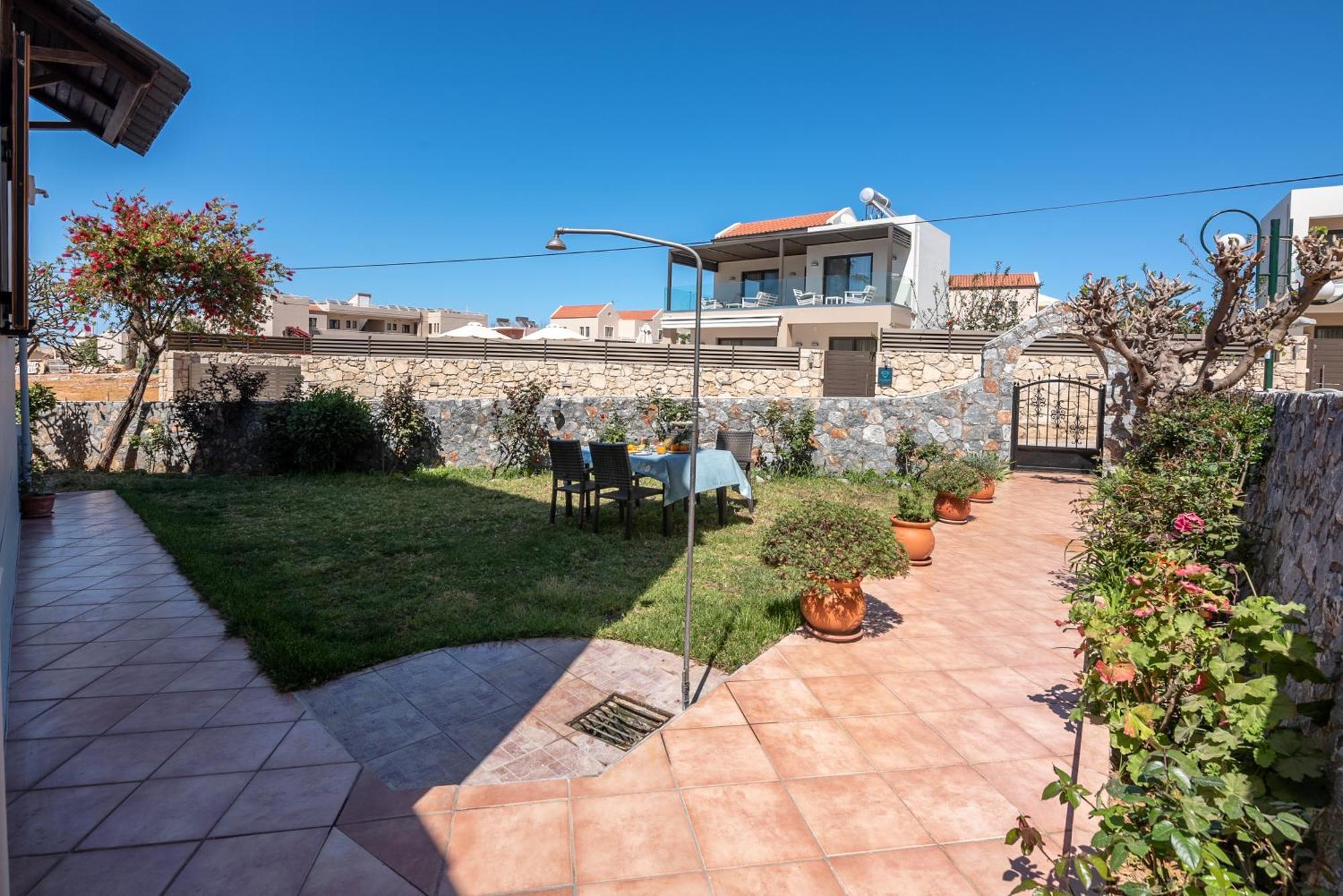 Litinakis Studios Sea View & Litinakis Studios Garden View 700 Meters Away Agia Marina Eksteriør bilde